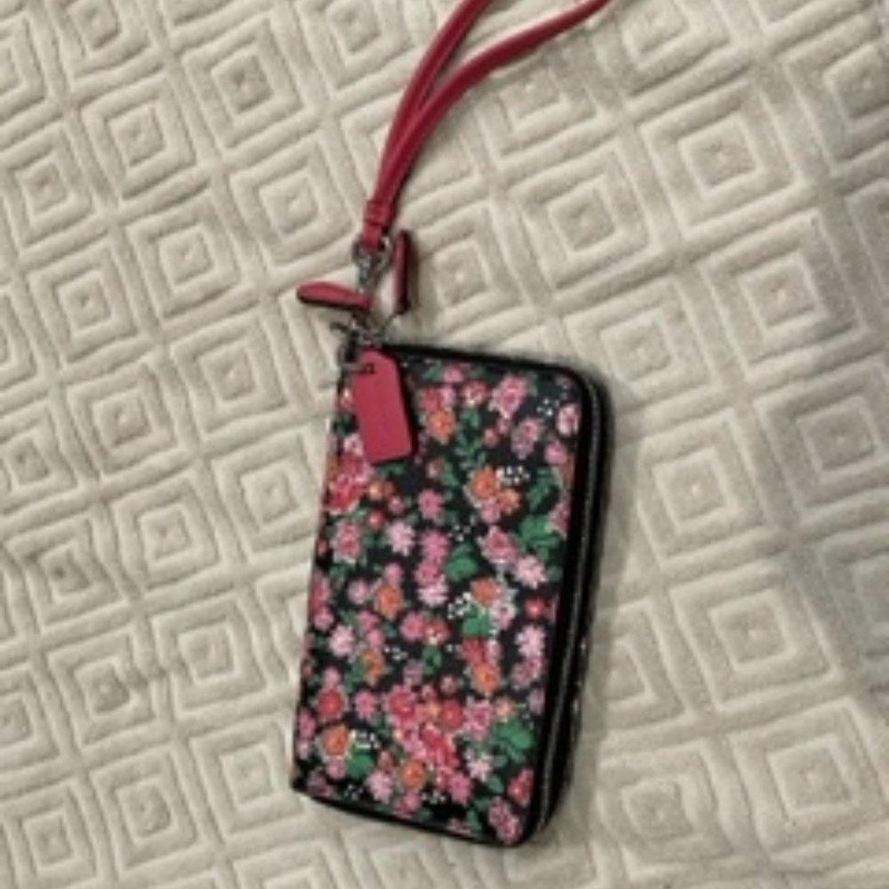 NWOT Coach double zipper wallet/wristlet